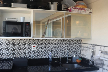 Apartamento à venda com 2 quartos, sendo 1 suíte, em Parque Industrial Tomas Edson, São Paulo, SP
