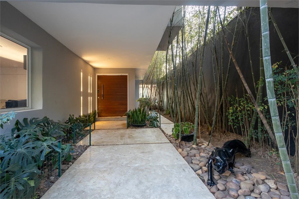 Casa à venda com 4 suítes em Jardim Guedala, São Paulo, SP