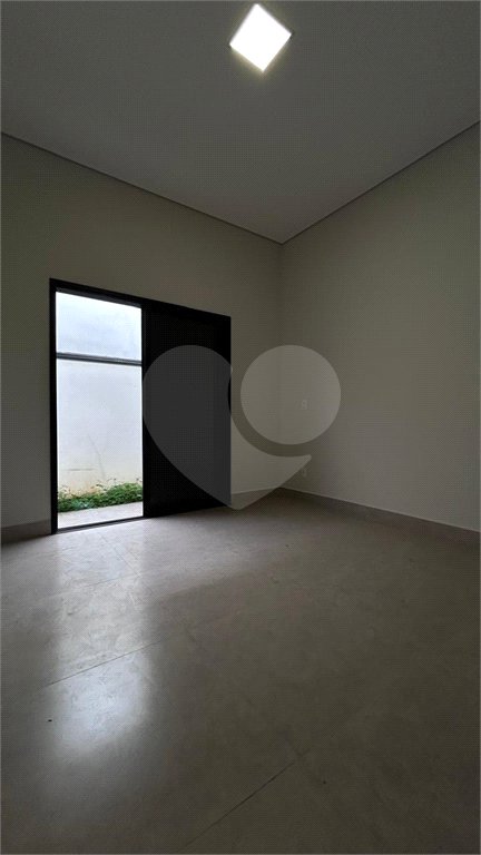 Casa à venda com 4 quartos, sendo 3 suítes, no condomínio Residencial Mont'alcino, Valinhos - SP