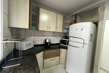 Sobrado à venda com 3 quartos, sendo 1 suíte, em Lopes de Oliveira, Sorocaba, SP
