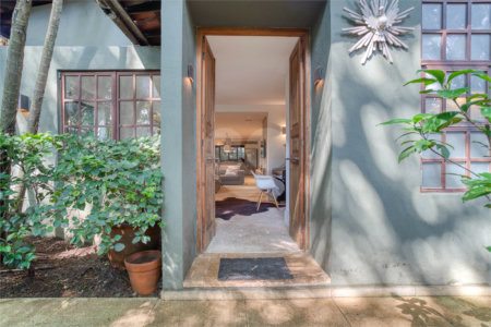 Casa à venda com 4 quartos, sendo 2 suítes, em Alto da Boa Vista, São Paulo, SP