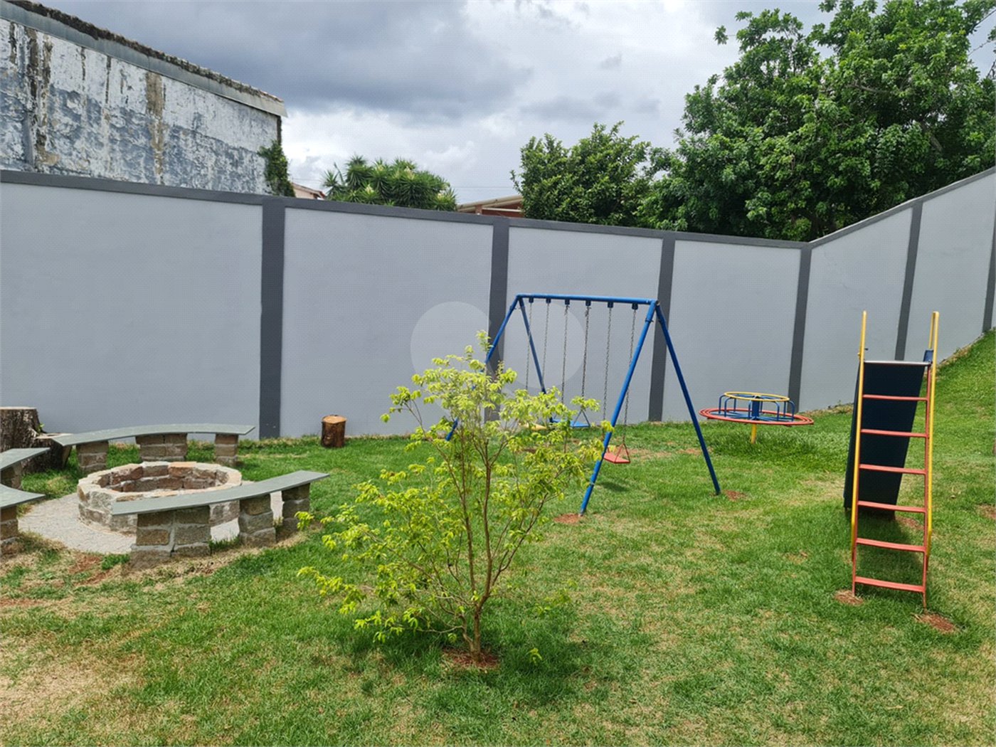 Sobrado para alugar com 3 quartos, sendo 2 suítes, em Jardim Paulista, Atibaia, SP