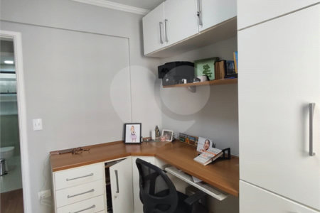 Apartamento à venda com 3 quartos, sendo 1 suíte,  em Vila Monumento, São Paulo, SP