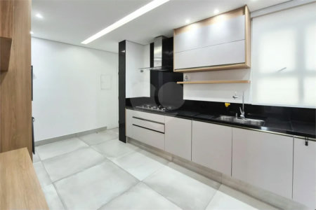 Cobertura sofisticada no Jardim do Mar, em São Bernardo do Campo, com 4 dormitórios, closet, hidromassagem, varanda, 5 vagas de garagem e lazer completo. Ideal para quem busca conforto e exclusividade.