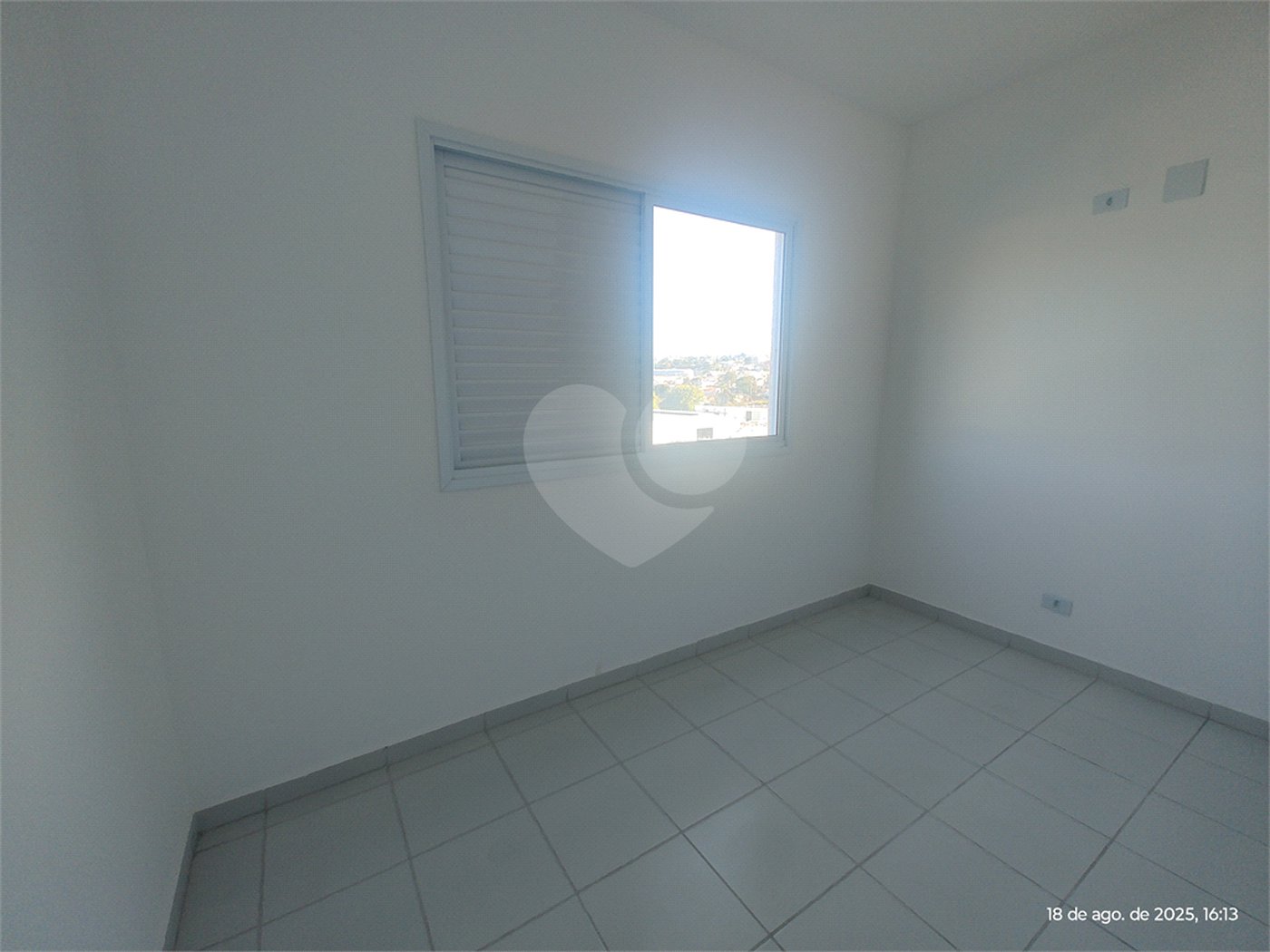 Apartamento para alugar com 3 quartos, sendo 1 suíte,  em Jardim das Palmeiras, Atibaia, SP