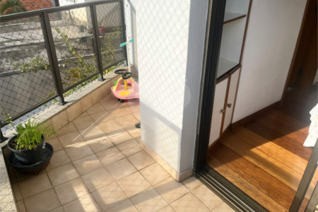 Apartamento à venda com 3 quartos, sendo 1 suíte, em Vila Gumercindo, São Paulo, SP