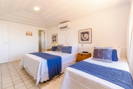 Casa em condomínio à venda com 6 quartos, sendo 5 suítes,  em Praia Rasa, Armação dos Búzios, RJ
