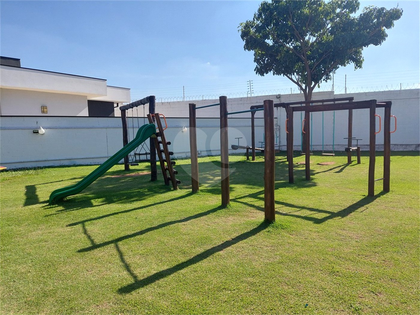 Casa à venda com 3 suítes no condomínio Villaggio Di Napoli Valinhos, Valinhos - SP