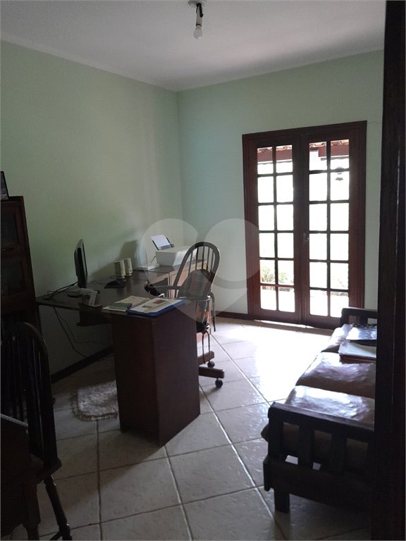 Chácara à venda com 4 quartos, sendo 1 suíte,  em Vila Dom Pedro, Atibaia, SP