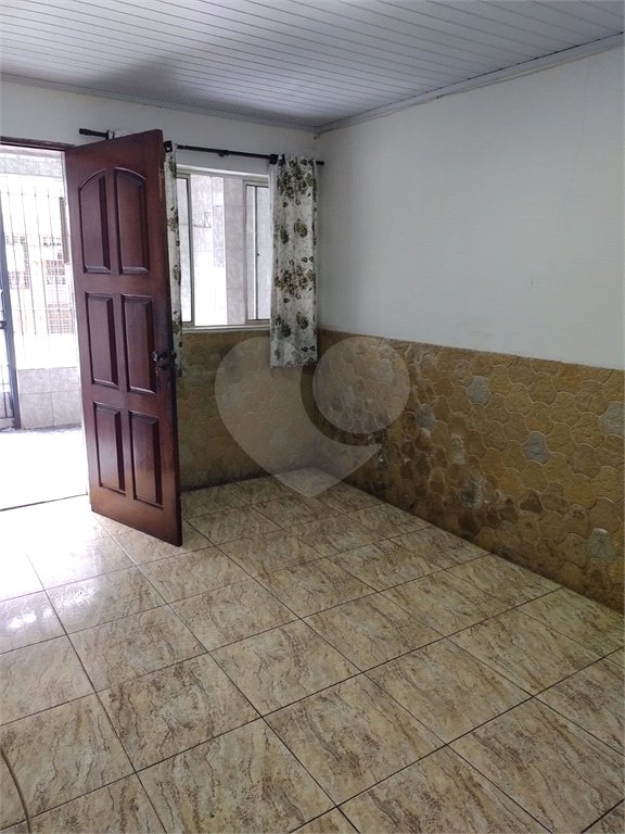 Sobrado à venda com 2 quartos em Tremembé, São Paulo, SP