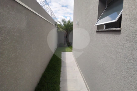 Casa Térrea à venda com 3 suítes em Jardim do Lago, Atibaia, SP