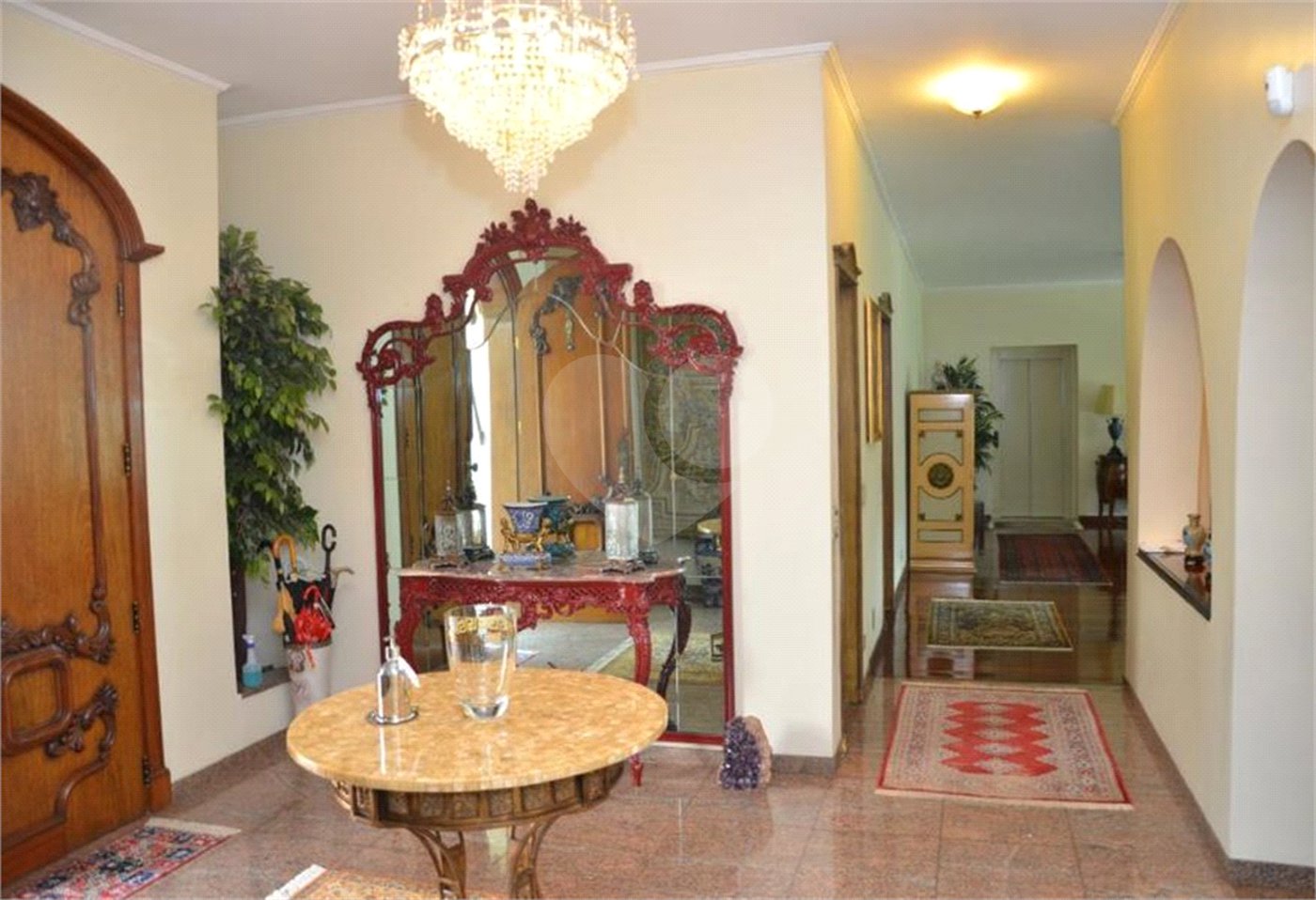 Casa à venda com 8 quartos, sendo 5 suítes, em Serra da Cantareira, Mairiporã, SP
