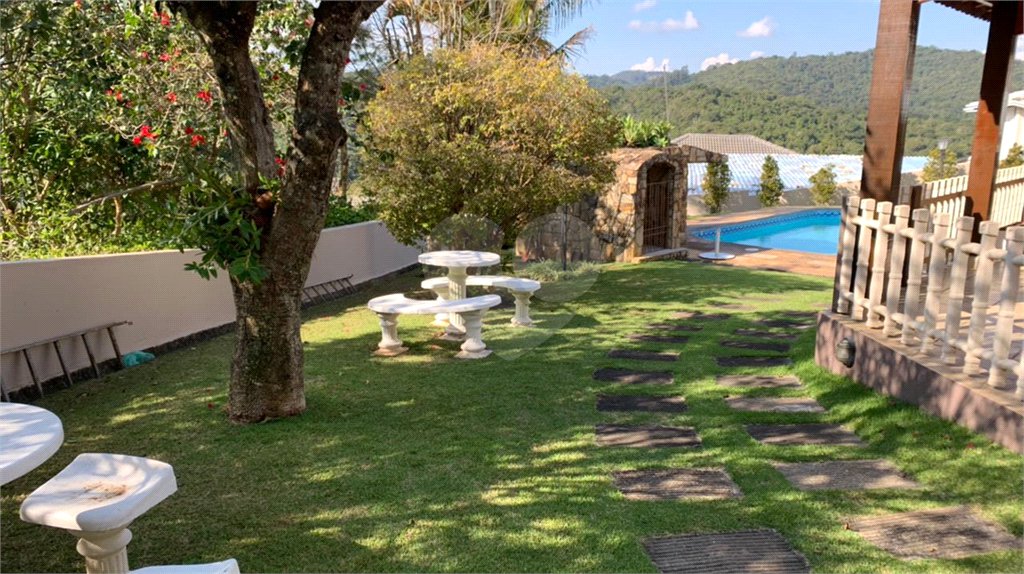 Casa à venda com 5 quartos, sendo 2 suítes, em Serra da Cantareira, Mairiporã, SP