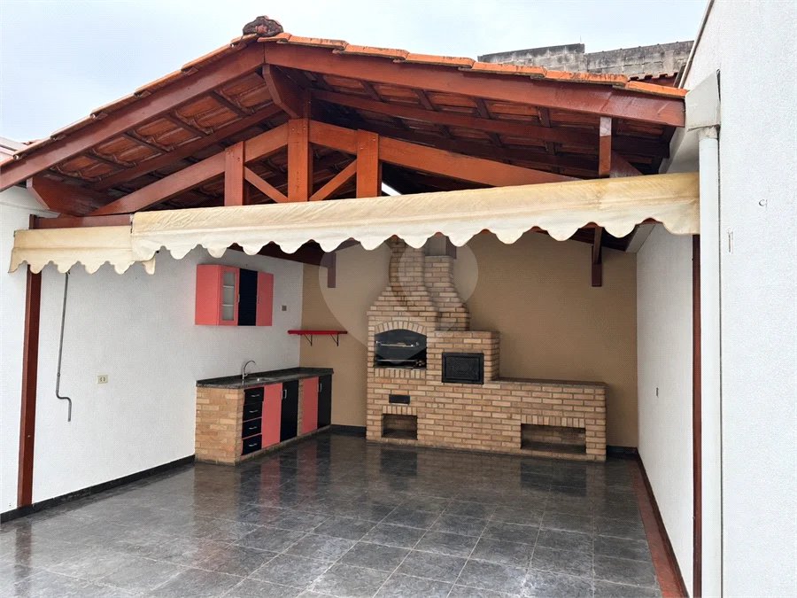 Sobrado à venda ou para alugar com 3 suítes em Vila Sônia, São Paulo, SP