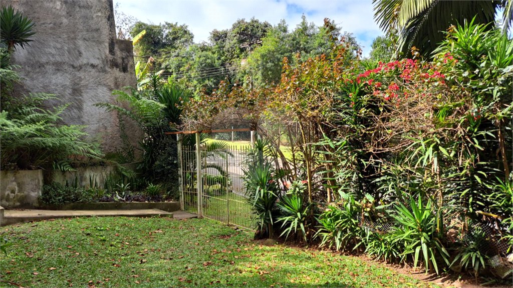 Casa à venda com 3 quartos, sendo 1 suíte, no condomínio Alpes da Cantareira, Mairiporã - SP