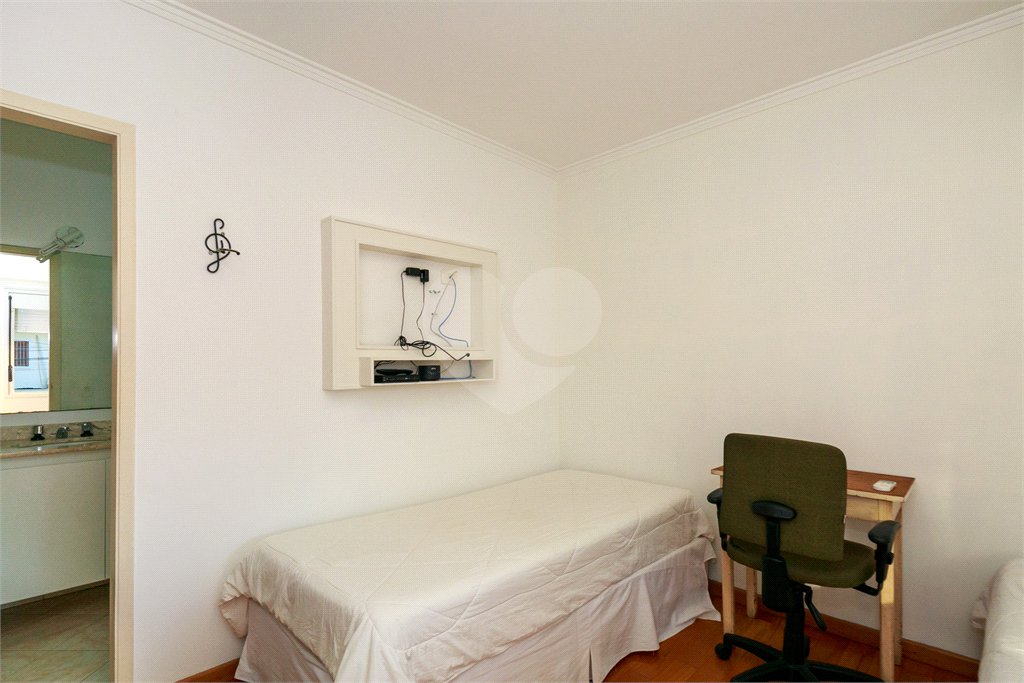 Sobrado à venda com 4 quartos, sendo 3 suítes, em Brooklin, São Paulo, SP