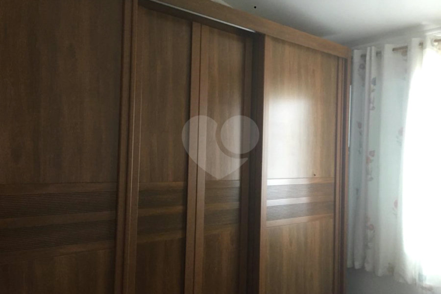 Casa à venda com 3 quartos, sendo 1 suíte, no condomínio Morada do Horto, São Paulo - SP