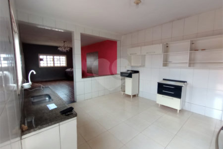 Casa à venda com 2 quartos em Vila Mazzei, Itapetininga, SP