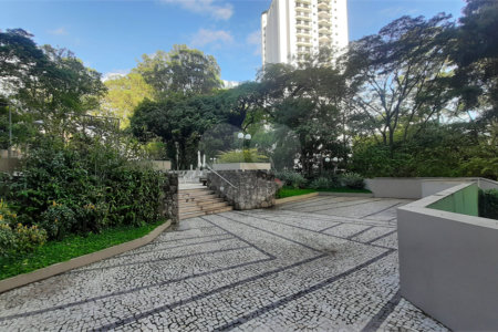 Apartamento à venda com 4 quartos, sendo 1 suíte, em Alto da Boa Vista, São Paulo, SP