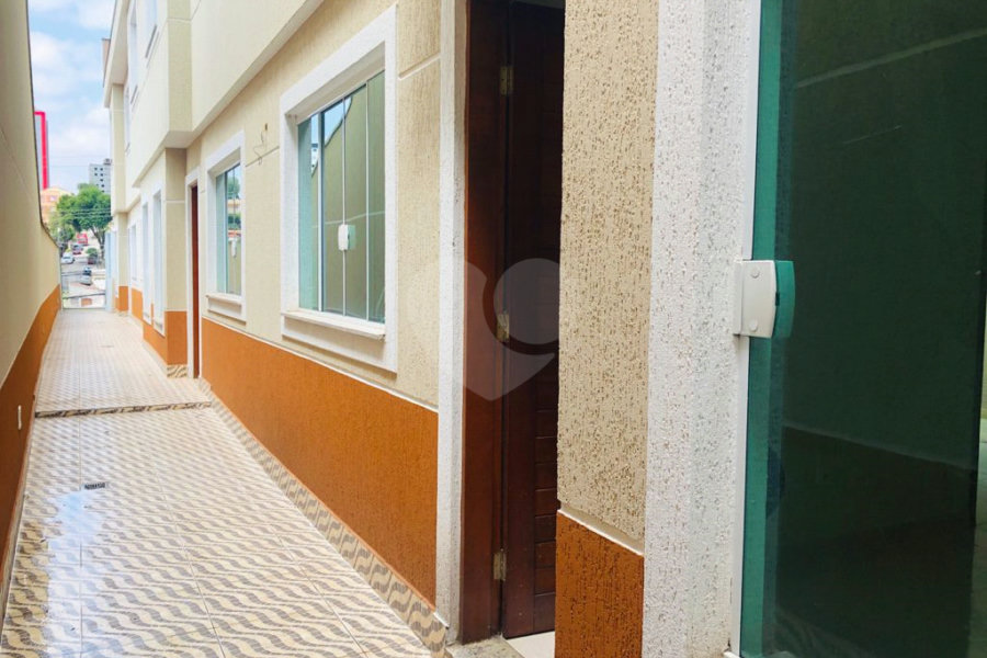 Casa à venda com 2 suítes no condomínio Residencial Guilhen, São Paulo - SP