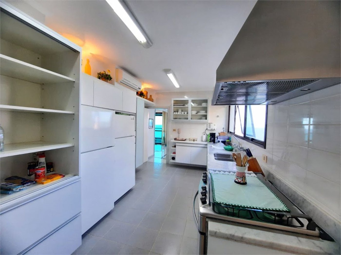 Apartamento com 3 dormitórios à venda, 179 m² por R$ 3.800.000,00 - Pitangueiras - Guarujá/SP