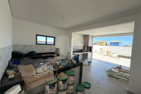 Casa em condomínio à venda com 4 quartos, sendo 3 suítes, em Ogiva, Cabo Frio, RJ