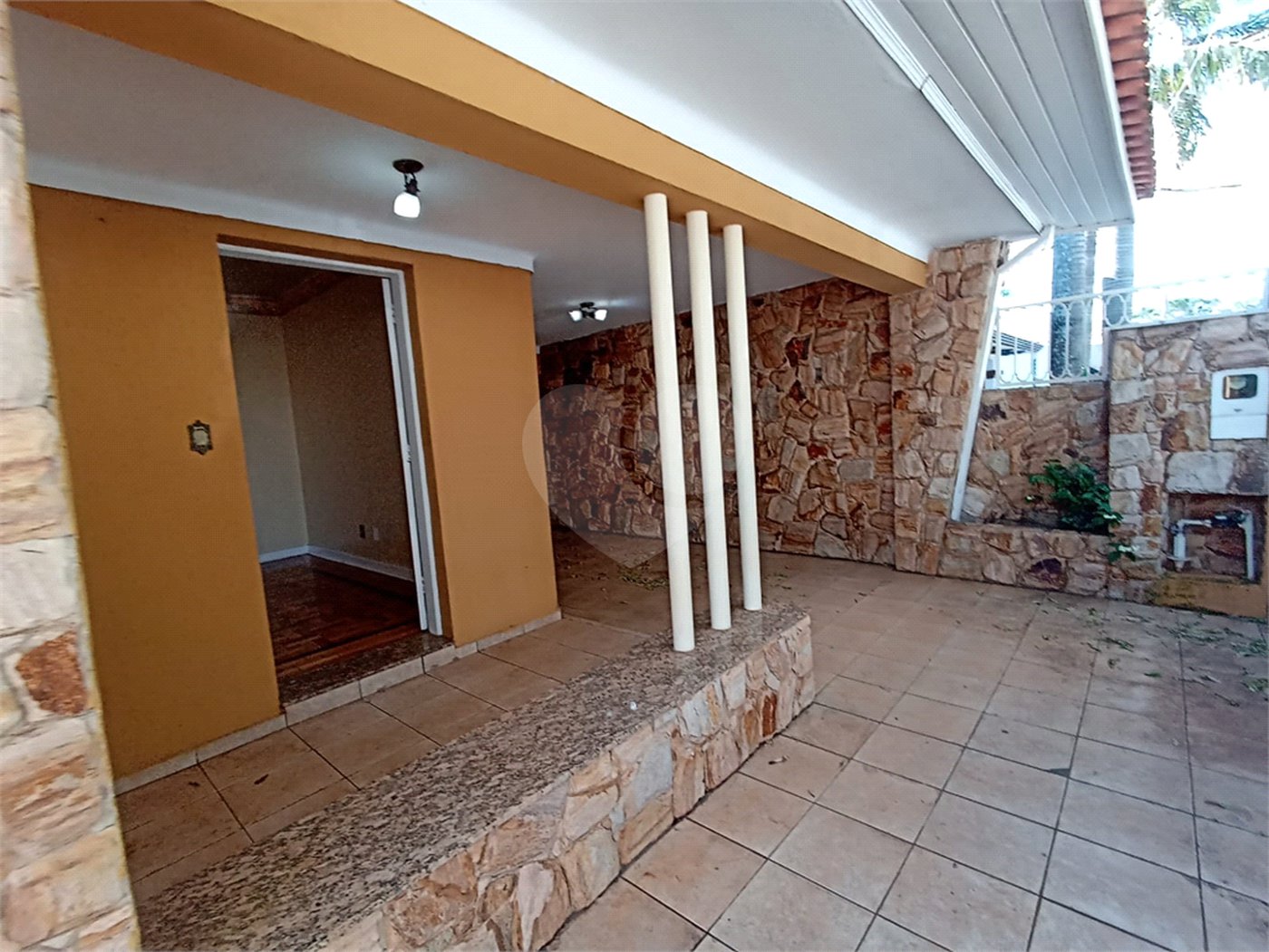 Casa à venda com 3 quartos, sendo 2 suítes,  no Centro, Itapetininga, SP