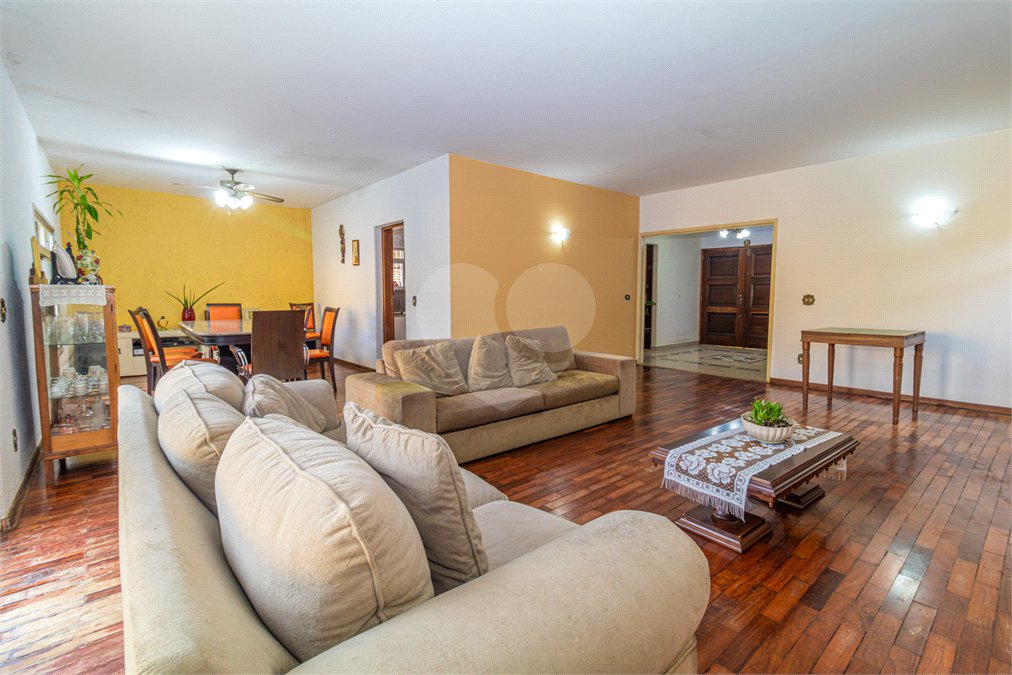 Casa à venda com 3 quartos, sendo 1 suíte, em Interlagos, São Paulo, SP