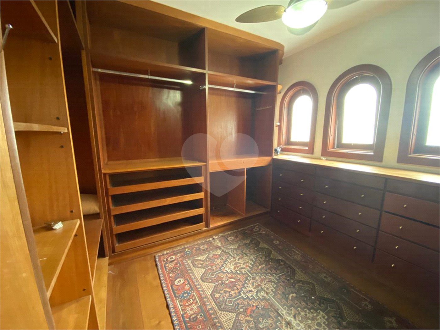 Casa à venda ou para alugar com 5 quartos, sendo 3 suítes,  em Fazenda Morumbi, São Paulo, SP