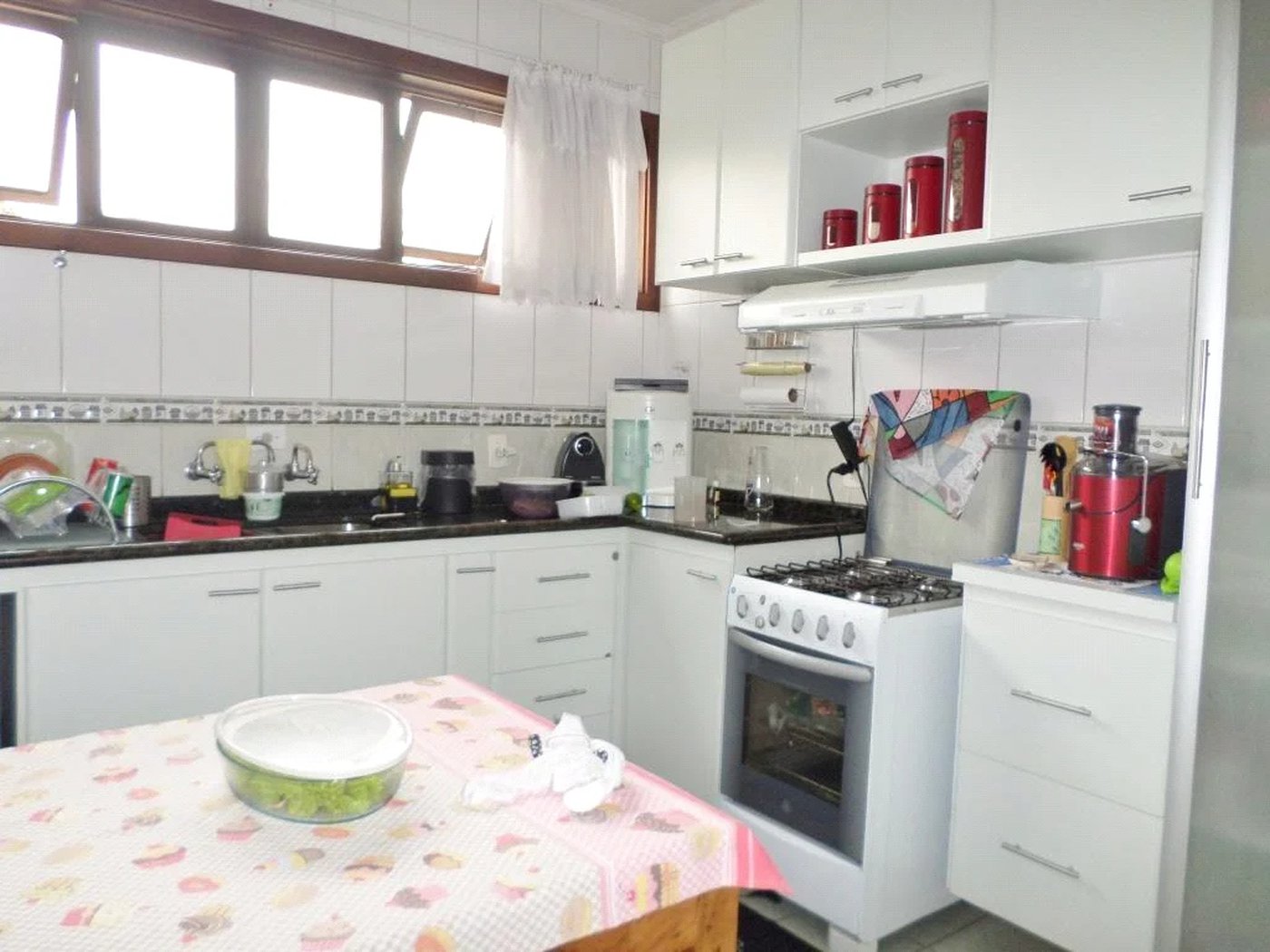 Casa à venda com 4 quartos, sendo 2 suítes, em Jardim Leonor, São Paulo, SP