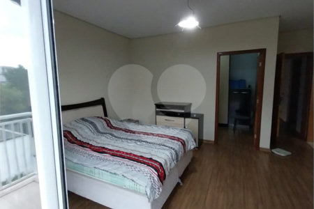 Casa à venda com 3 quartos, sendo 1 suíte, no condomínio Mosaico da Serra, Mogi das Cruzes - SP