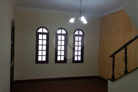 Sobrado à venda com 4 quartos em Chácara Santo Antônio, São Paulo, SP
