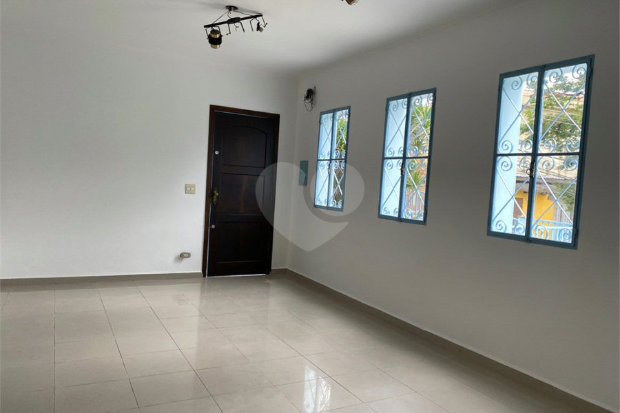 Sobrado à venda com 2 quartos em Tremembé, São Paulo, SP