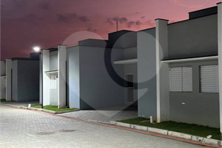 Casa à venda com 2 suítes no condomínio Villággio Álvaro Scalet, Salto - SP