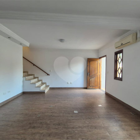 Sobrado à venda com 3 quartos, sendo 1 suíte,  em Vila Fiat Lux, São Paulo, SP