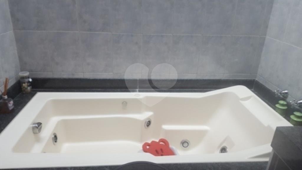 Sobrado à venda com 4 quartos, sendo 1 suíte, em Tremembé, São Paulo, SP