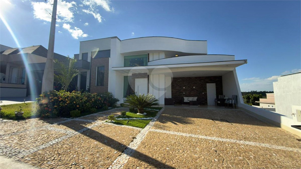 Casa à venda com 3 suítes no condomínio Campos do Conde I e II, Sorocaba - SP