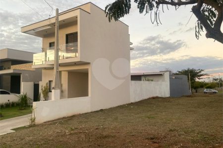 Casa à venda com 3 quartos, sendo 2 suítes, no condomínio Terras da Estância, Paulínia - SP