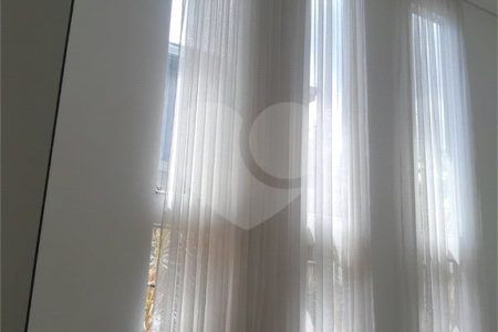 Casa à venda ou para alugar com 4 suítes em Chácaras São Carlos, Cotia, SP