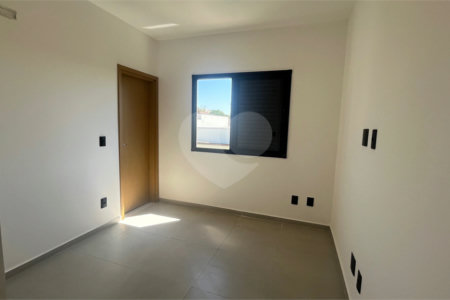 Casa Assobradada com 3 suítes na Vila Thais em Atibaia