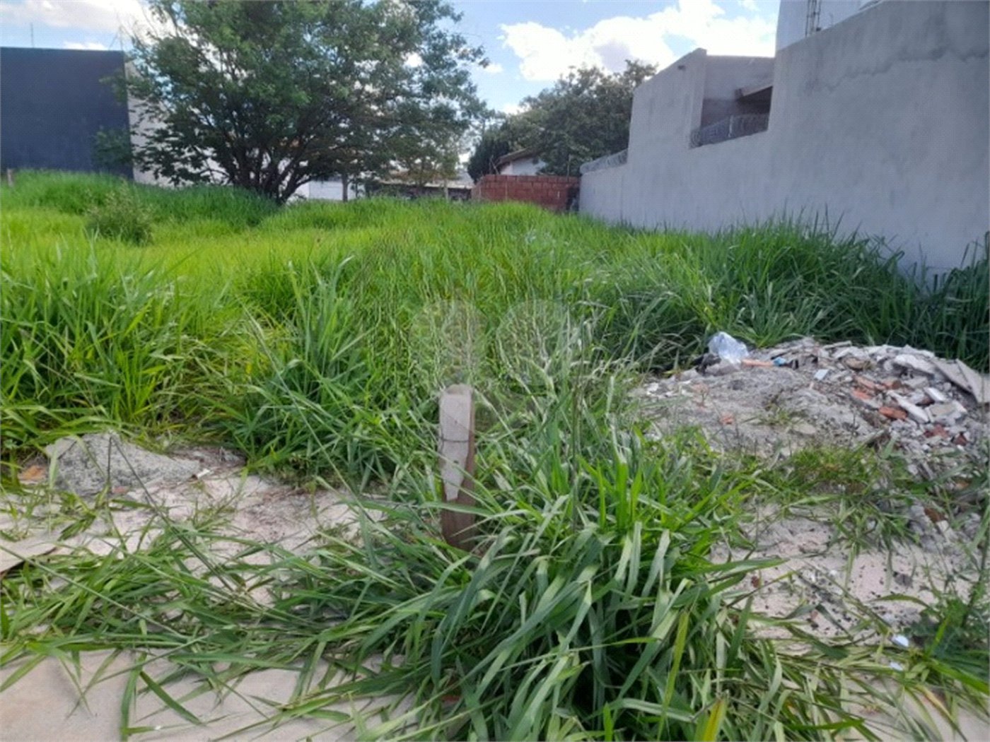 Terreno à venda no bairro Arcoville, São Carlos.