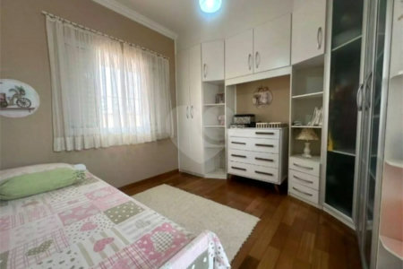 Casa à venda com 3 quartos, sendo 1 suíte, no condomínio Residencial Delle Stelle, Louveira - SP