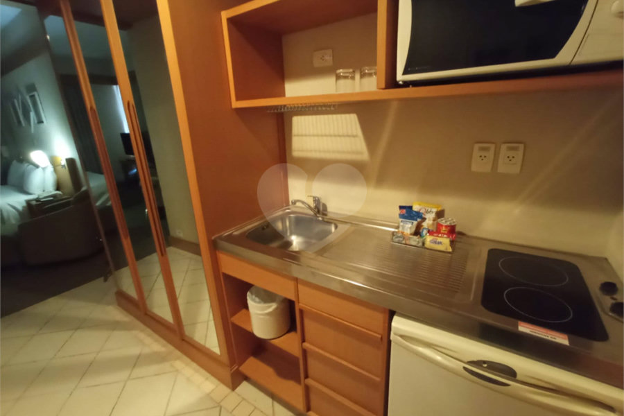 Flat à venda com 1 quarto em Santana, São Paulo, SP