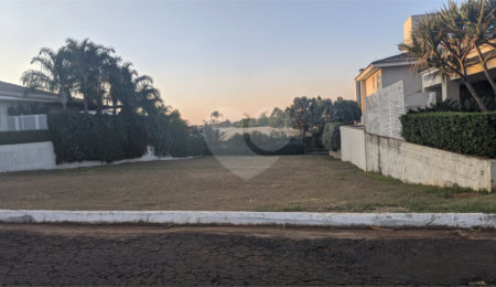Terreno à venda no condomínio Vale das Rosas, Araraquara - SP