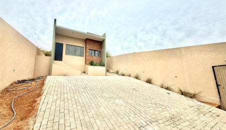 Casa à venda com 3 quartos, sendo 1 suíte,  em Loteamento Vale das Flores, Atibaia, SP