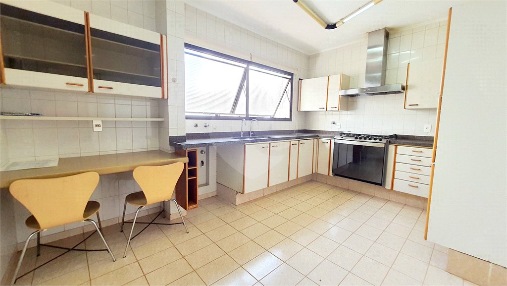 Apartamento à venda com 4 quartos, sendo 2 suítes,  em Vila Seixas, Ribeirão Preto, SP