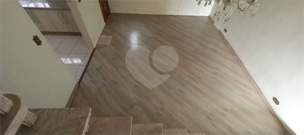 Sobrado para alugar com 3 quartos, sendo 1 suíte, em Parque Maria Domitila, São Paulo, SP