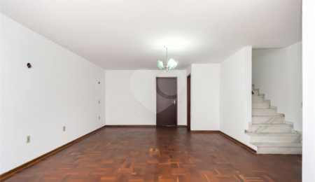 Casa à venda com 3 quartos, sendo 1 suíte,  em Vila Mascote, São Paulo, SP