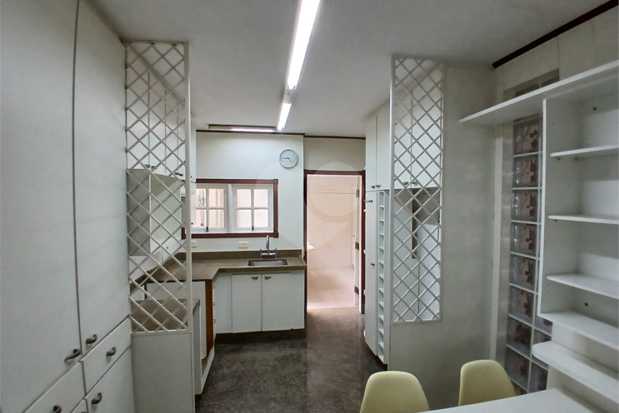 Casa à venda ou para alugar com 3 quartos, sendo 2 suítes, no condomínio Chácara das Rosas, São Paulo - SP