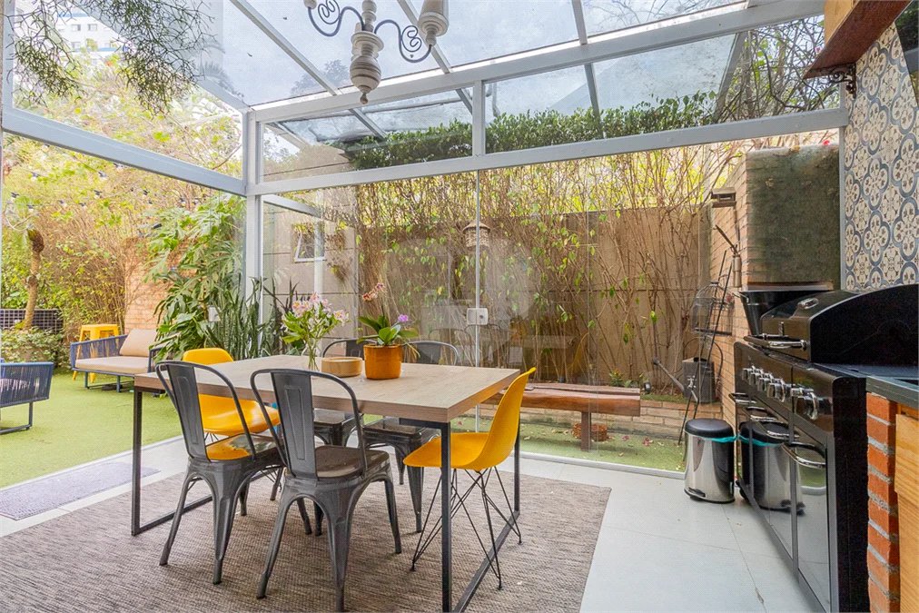 Apartamento à venda com 2 quartos, sendo 1 suíte,  em Vila Andrade, São Paulo, SP